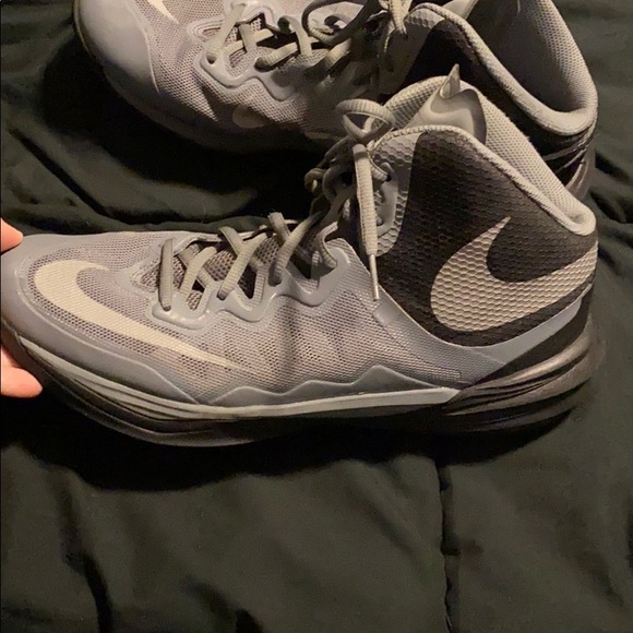 Nike basketball shoes - Picture 2 of 4